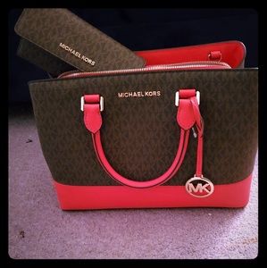 Mk purse with  matching  wallet